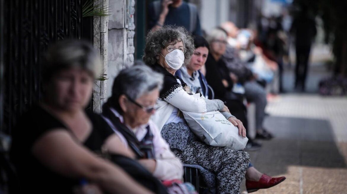 SUBIRÍAN LA EDAD JUBILATORIA PARA MUJERES