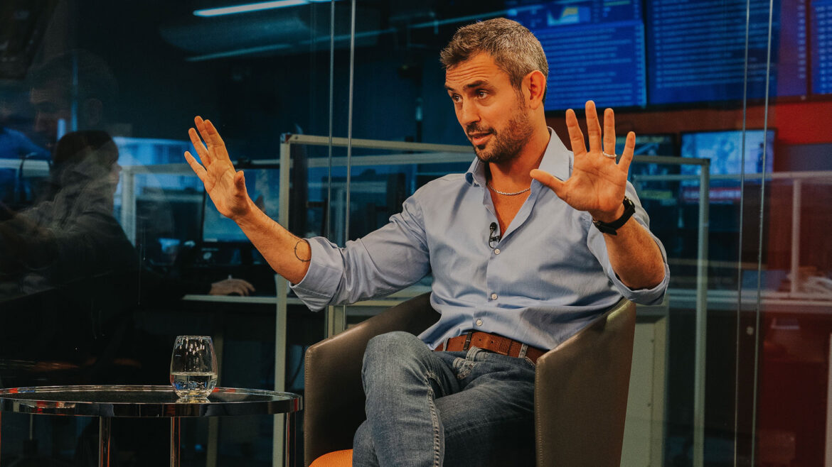 ADVERTENCIA DE MENEM